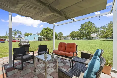 651 SW Old Briar Avenue Port St Lucie FL 34953