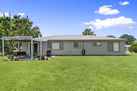 651 SW Old Briar Avenue Port St Lucie FL 34953