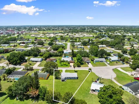 651 SW Old Briar Avenue Port St Lucie FL 34953