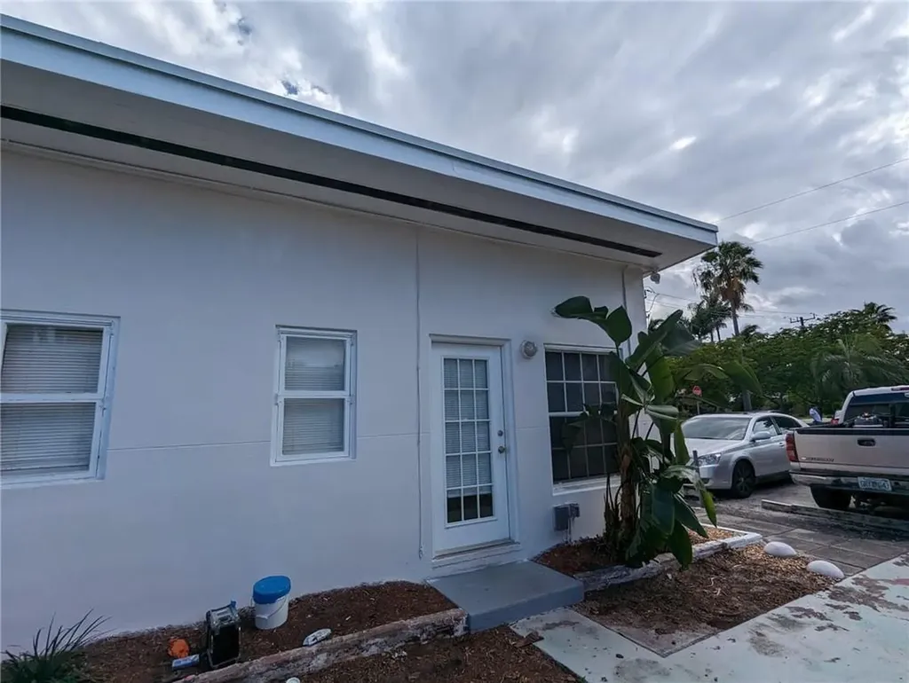 1100 NE 12th Avenue Fort Lauderdale FL 33304