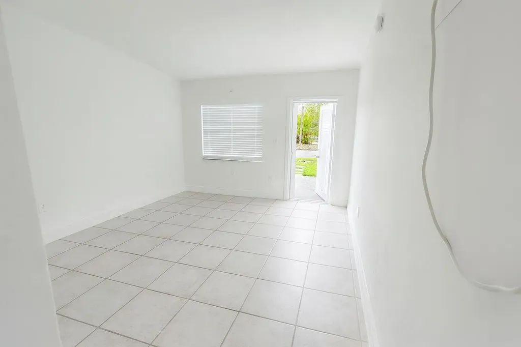 1100 NE 12th Avenue Fort Lauderdale FL 33304