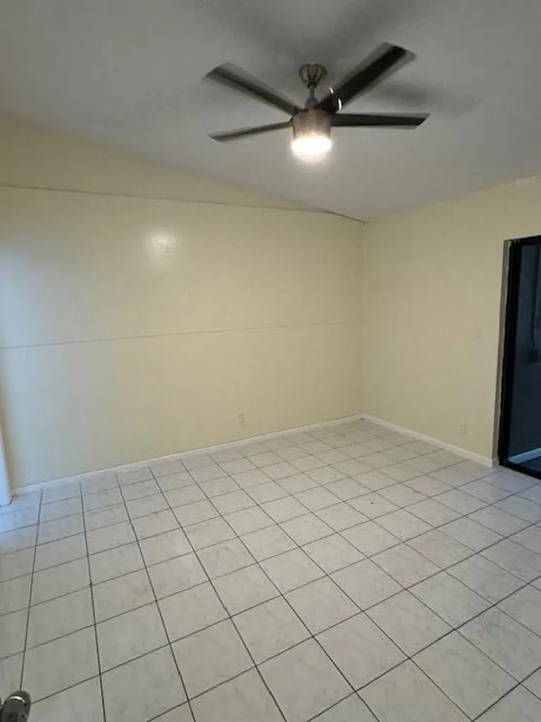 2899 NE 2nd Avenue Boca Raton FL 33431
