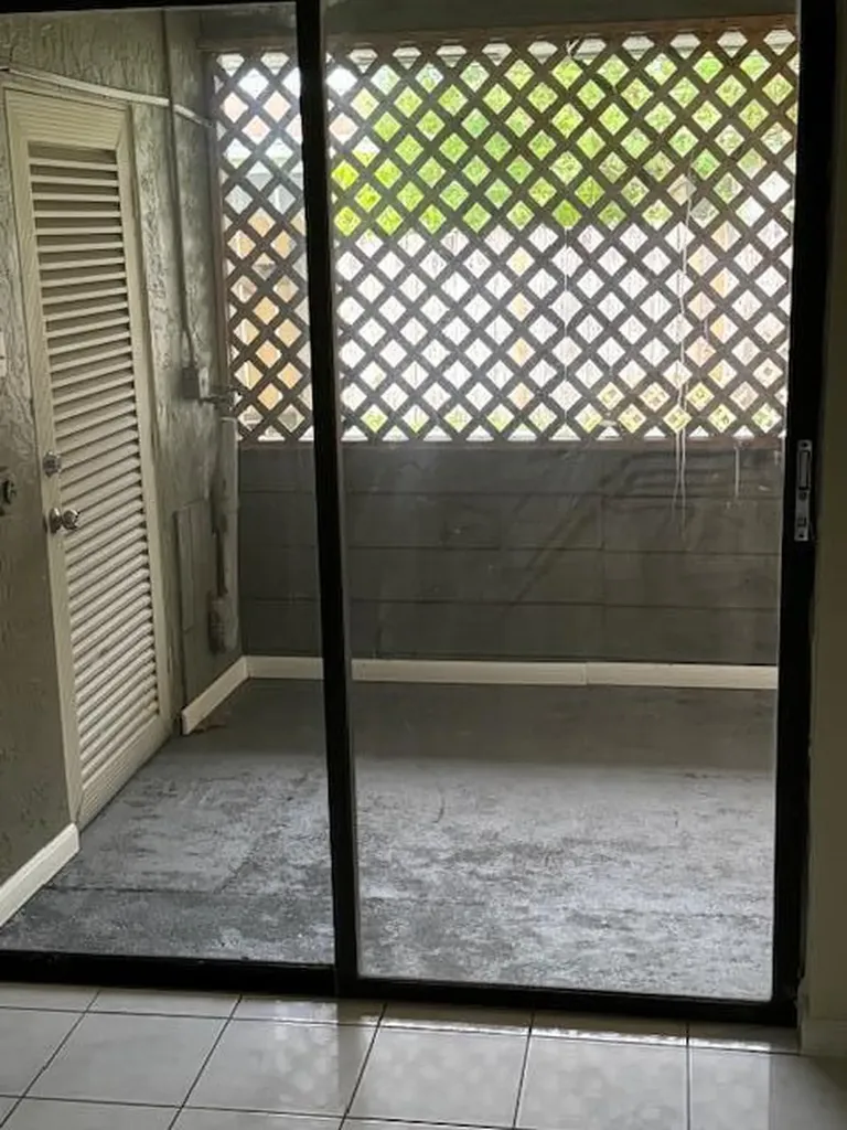 2899 NE 2nd Avenue Boca Raton FL 33431
