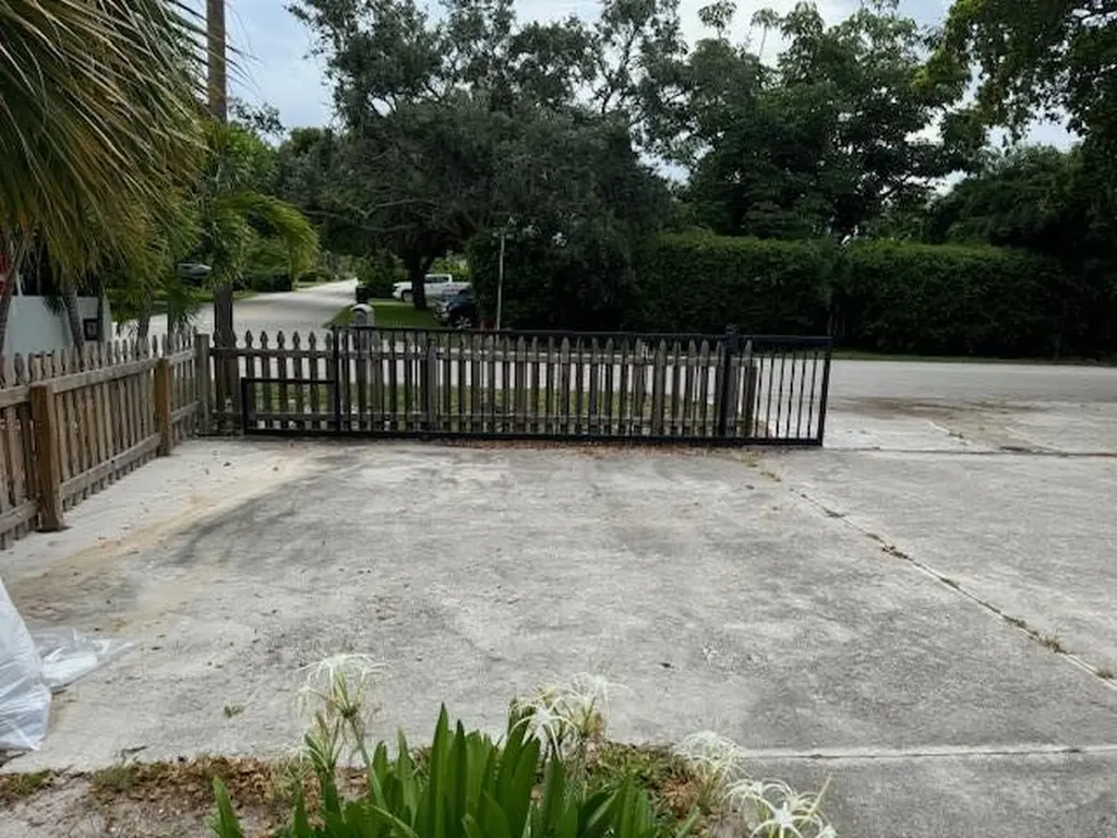 2899 NE 2nd Avenue Boca Raton FL 33431