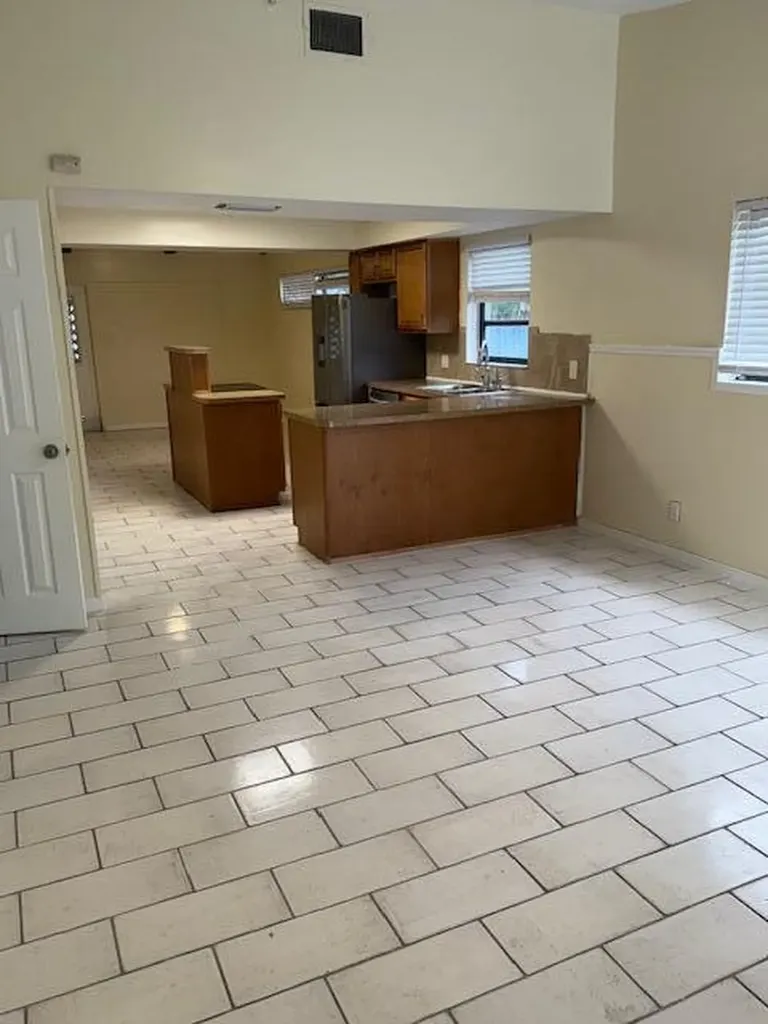 2899 NE 2nd Avenue Boca Raton FL 33431