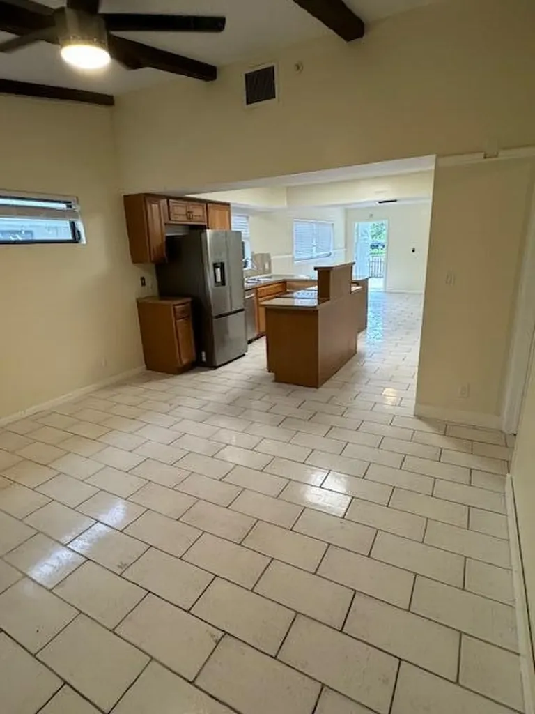 2899 NE 2nd Avenue Boca Raton FL 33431