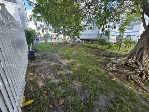 7900 SW 7th Place North Lauderdale FL 33068