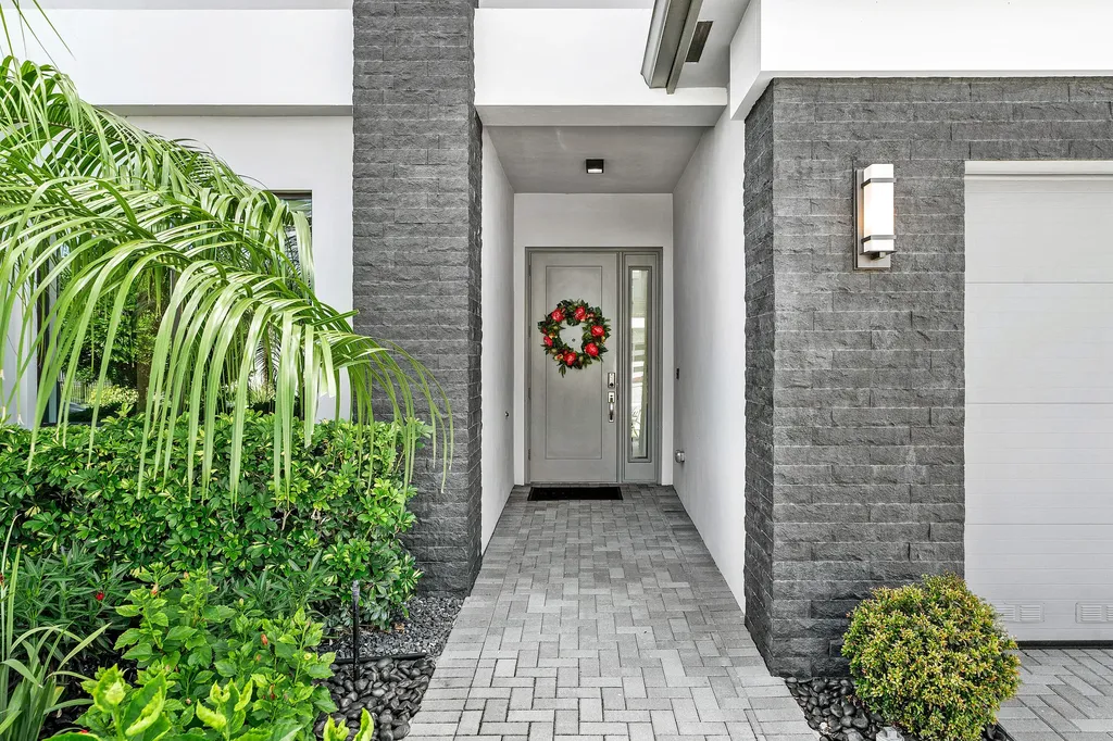 20288 Castle Stuart Avenue Boca Raton FL 33434