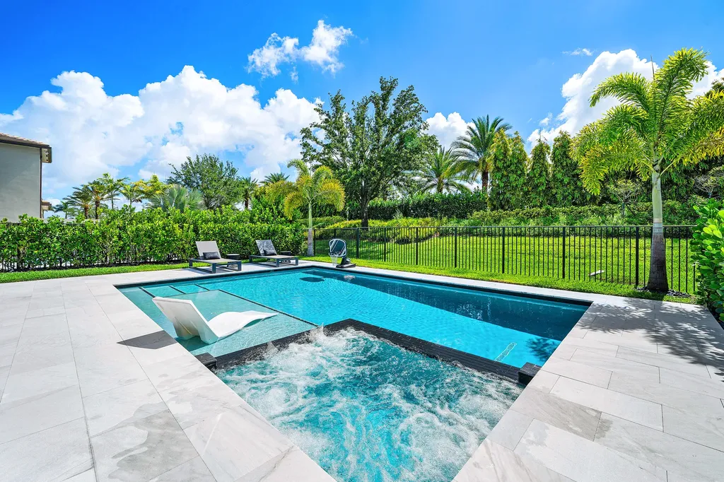 20288 Castle Stuart Avenue Boca Raton FL 33434
