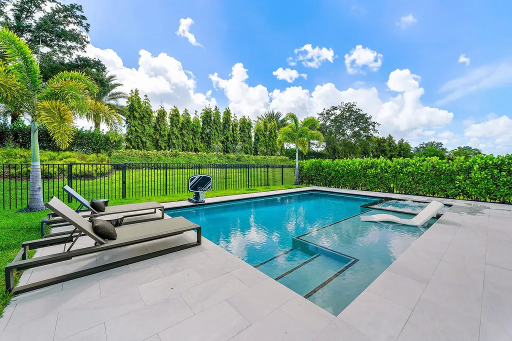 20288 Castle Stuart Avenue Boca Raton FL 33434