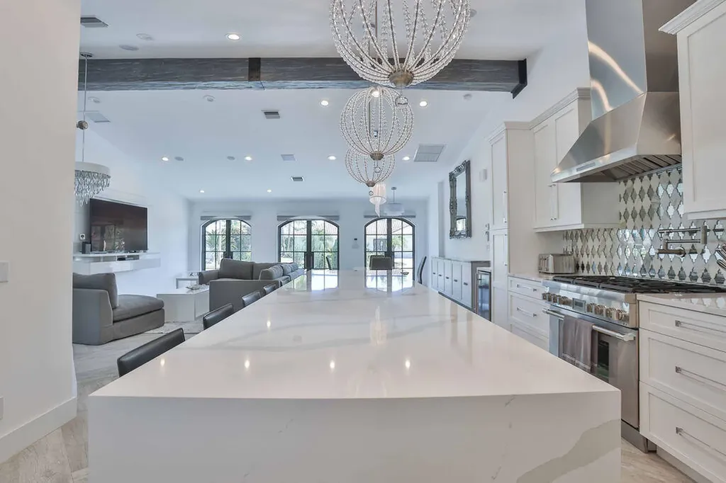 713 Forsyth Street Boca Raton FL 33487
