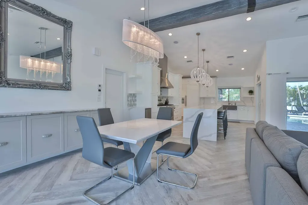 713 Forsyth Street Boca Raton FL 33487