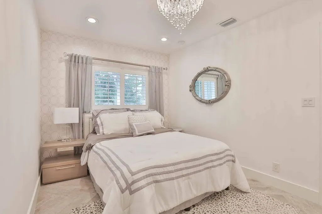 713 Forsyth Street Boca Raton FL 33487