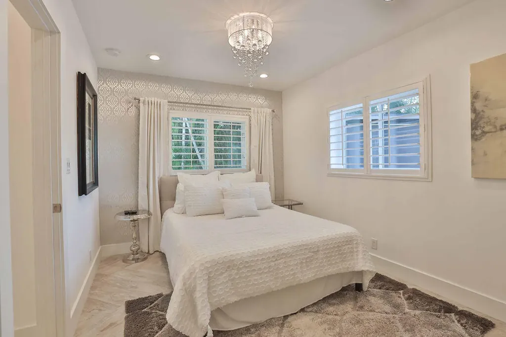 713 Forsyth Street Boca Raton FL 33487