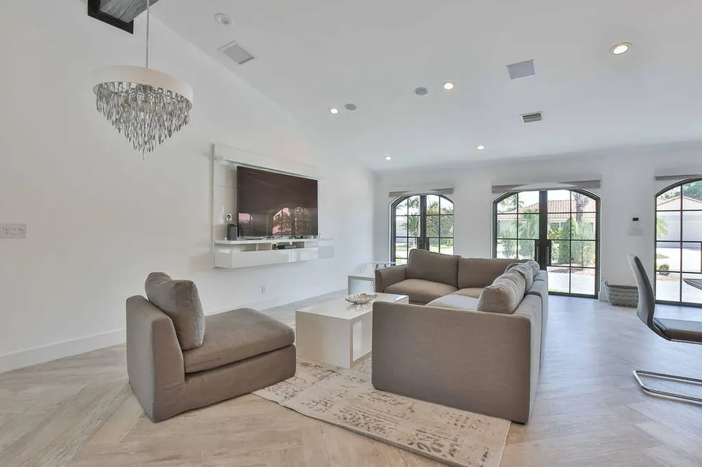 713 Forsyth Street Boca Raton FL 33487