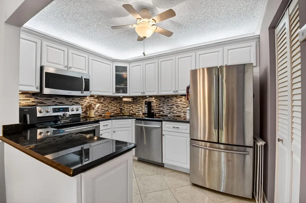 207 Pine Hov Circle Greenacres FL 33463