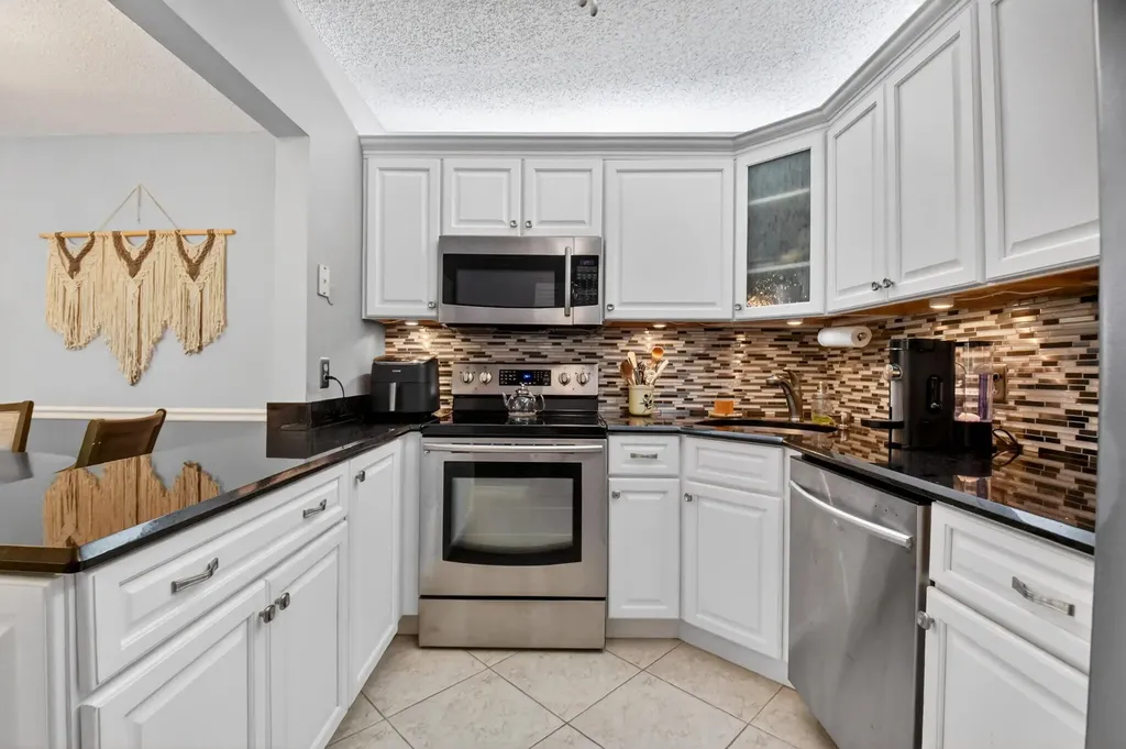 207 Pine Hov Circle Greenacres FL 33463