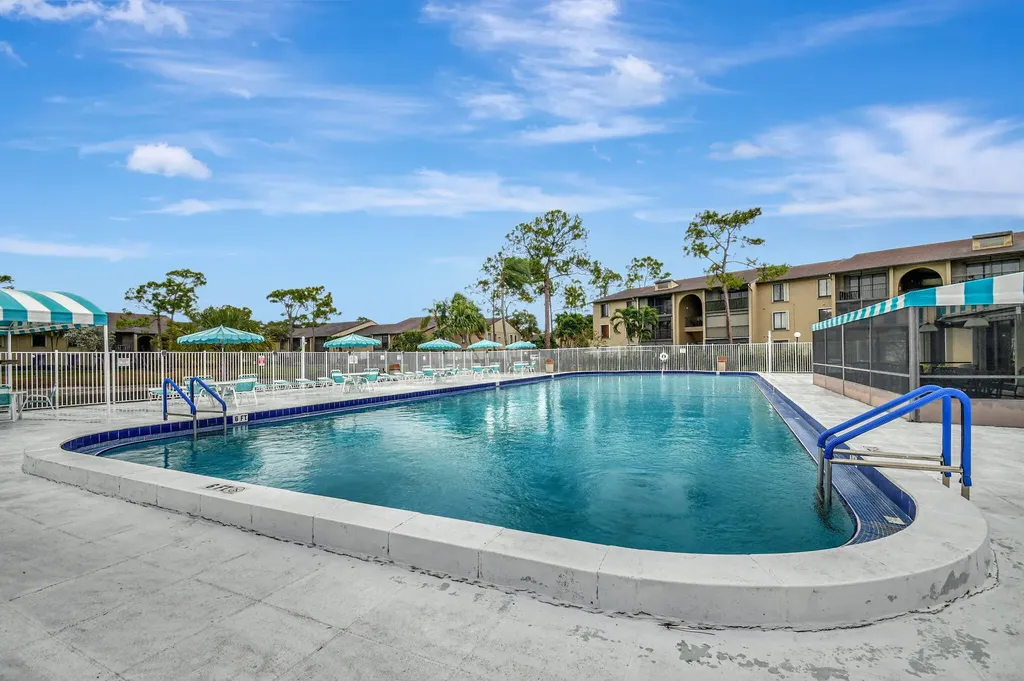 207 Pine Hov Circle Greenacres FL 33463
