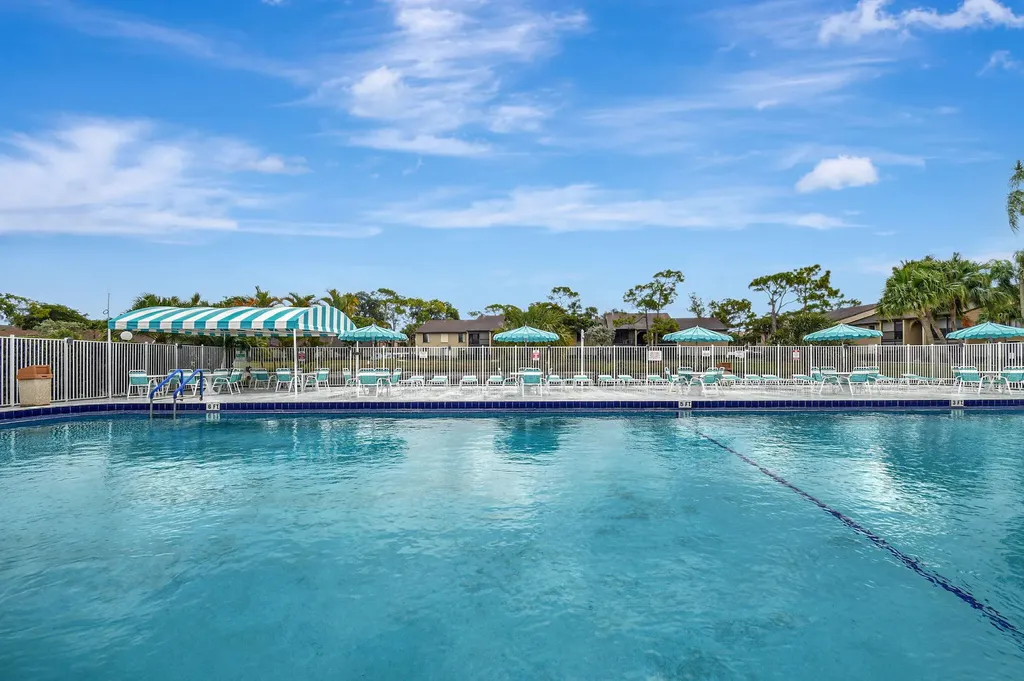 207 Pine Hov Circle Greenacres FL 33463