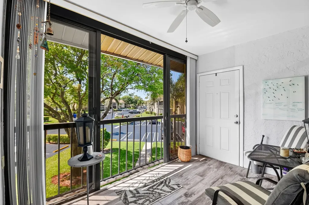 207 Pine Hov Circle Greenacres FL 33463