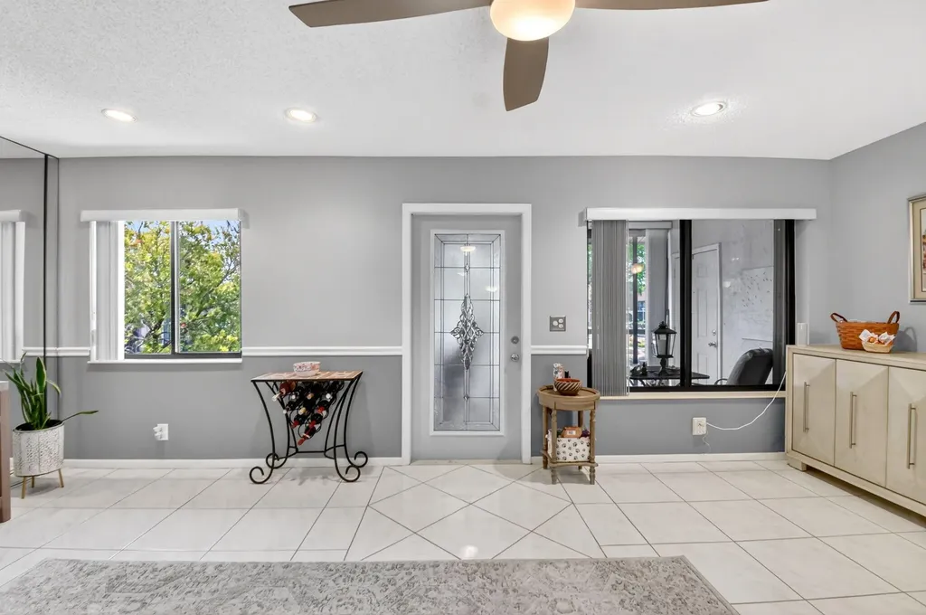 207 Pine Hov Circle Greenacres FL 33463