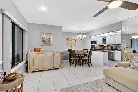 207 Pine Hov Circle Greenacres FL 33463