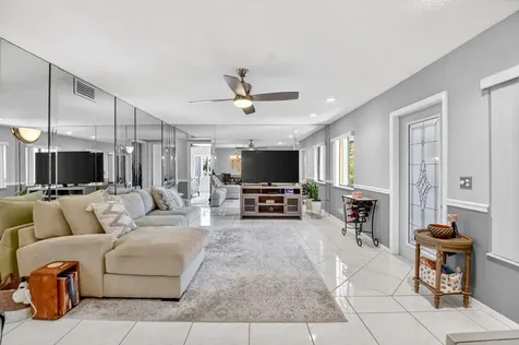 207 Pine Hov Circle Greenacres FL 33463