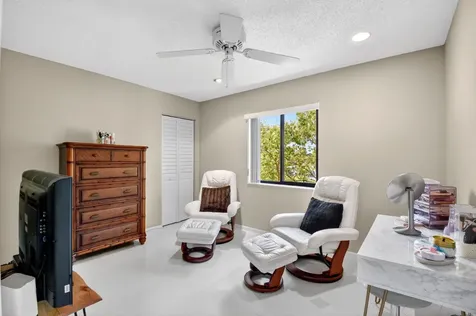 207 Pine Hov Circle Greenacres FL 33463