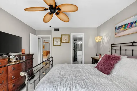 207 Pine Hov Circle Greenacres FL 33463
