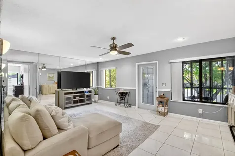 207 Pine Hov Circle Greenacres FL 33463