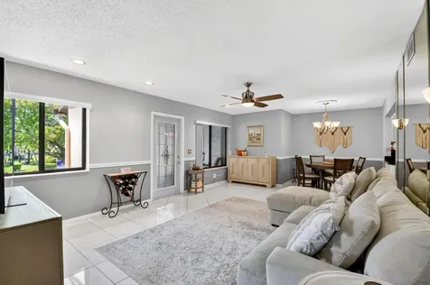 207 Pine Hov Circle Greenacres FL 33463