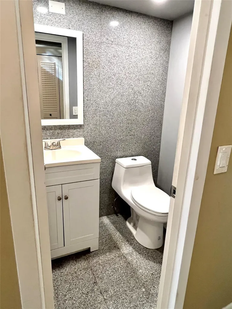 517 Mansfield M Boca Raton FL 33434
