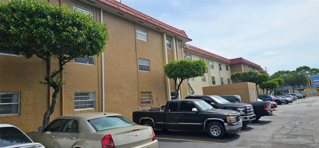 4655 Palm Avenue Hialeah FL 33012