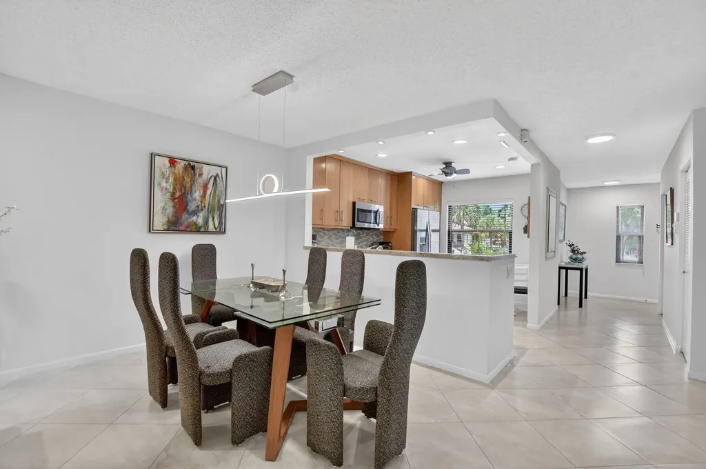 8310 Casa Del Lago Boca Raton FL 33433