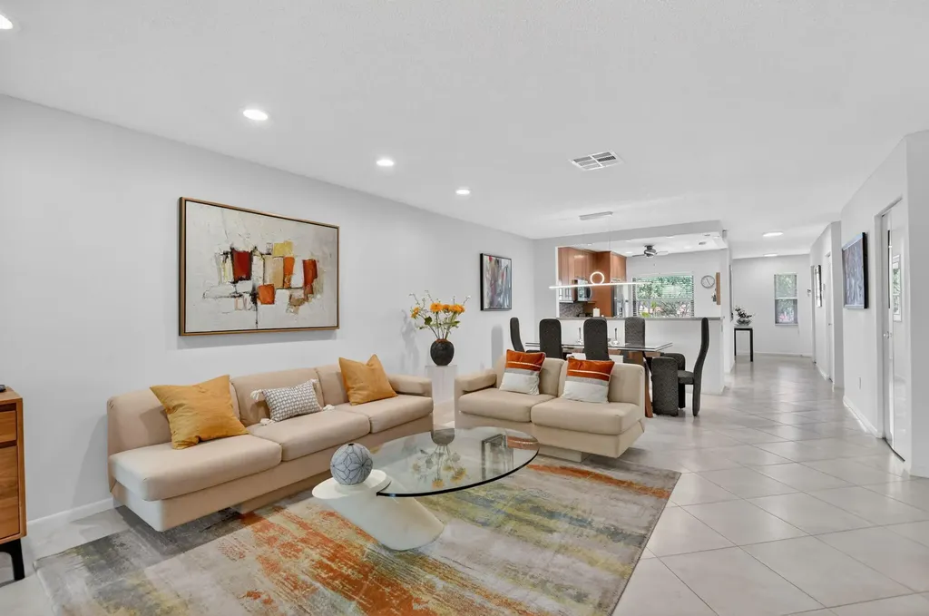 8310 Casa Del Lago Boca Raton FL 33433