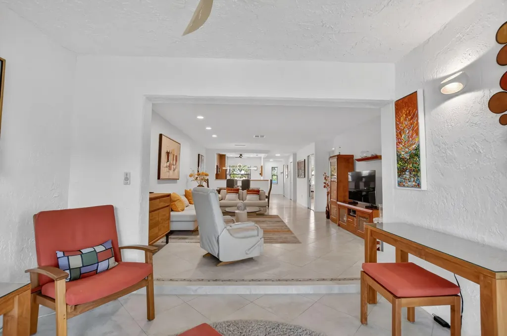 8310 Casa Del Lago Boca Raton FL 33433