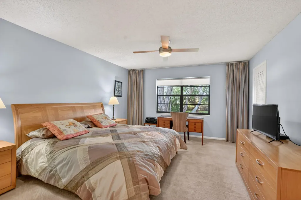 8310 Casa Del Lago Boca Raton FL 33433