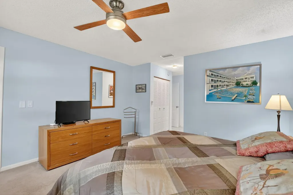 8310 Casa Del Lago Boca Raton FL 33433