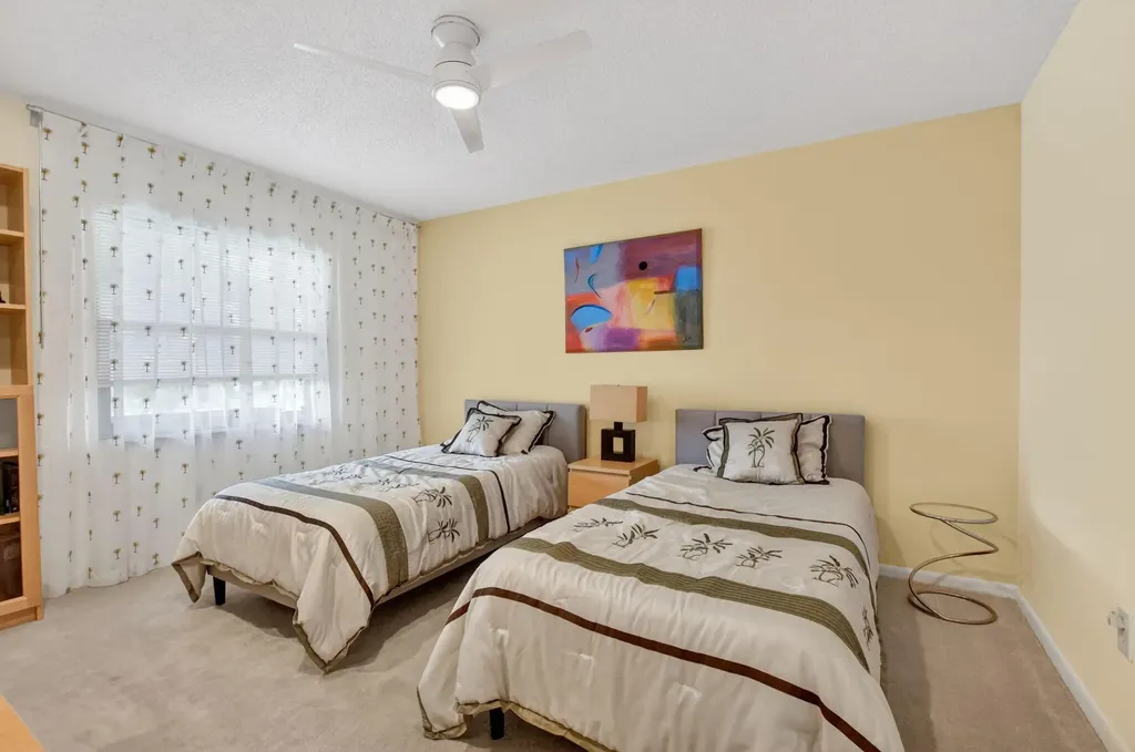 8310 Casa Del Lago Boca Raton FL 33433