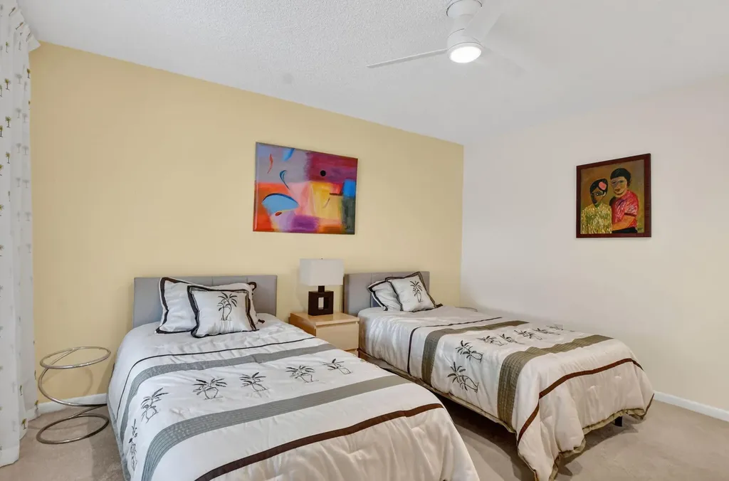 8310 Casa Del Lago Boca Raton FL 33433