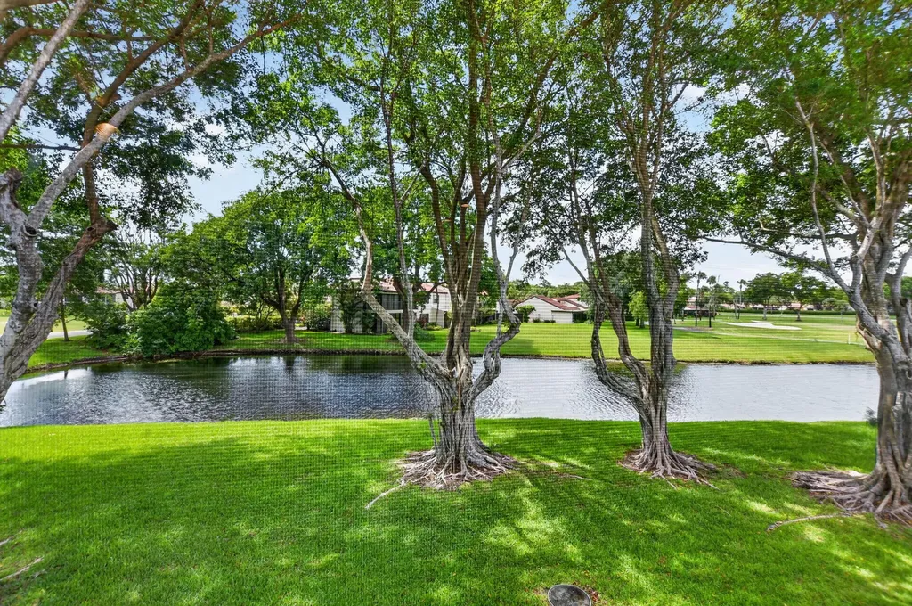 8310 Casa Del Lago Boca Raton FL 33433