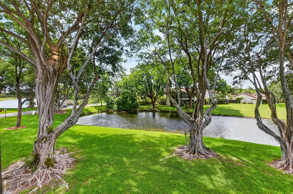8310 Casa Del Lago Boca Raton FL 33433