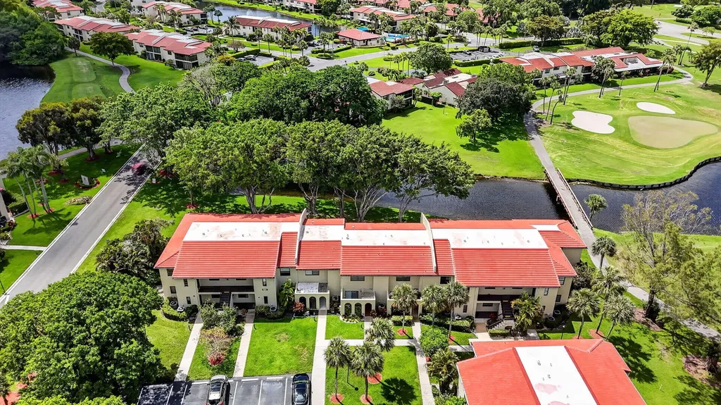8310 Casa Del Lago Boca Raton FL 33433