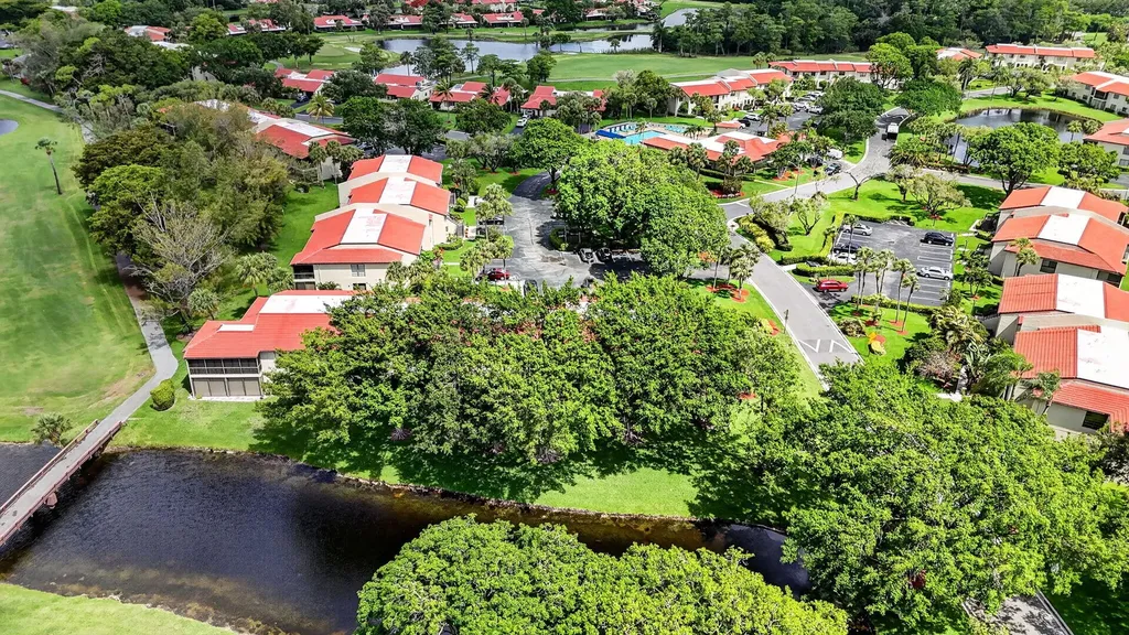 8310 Casa Del Lago Boca Raton FL 33433