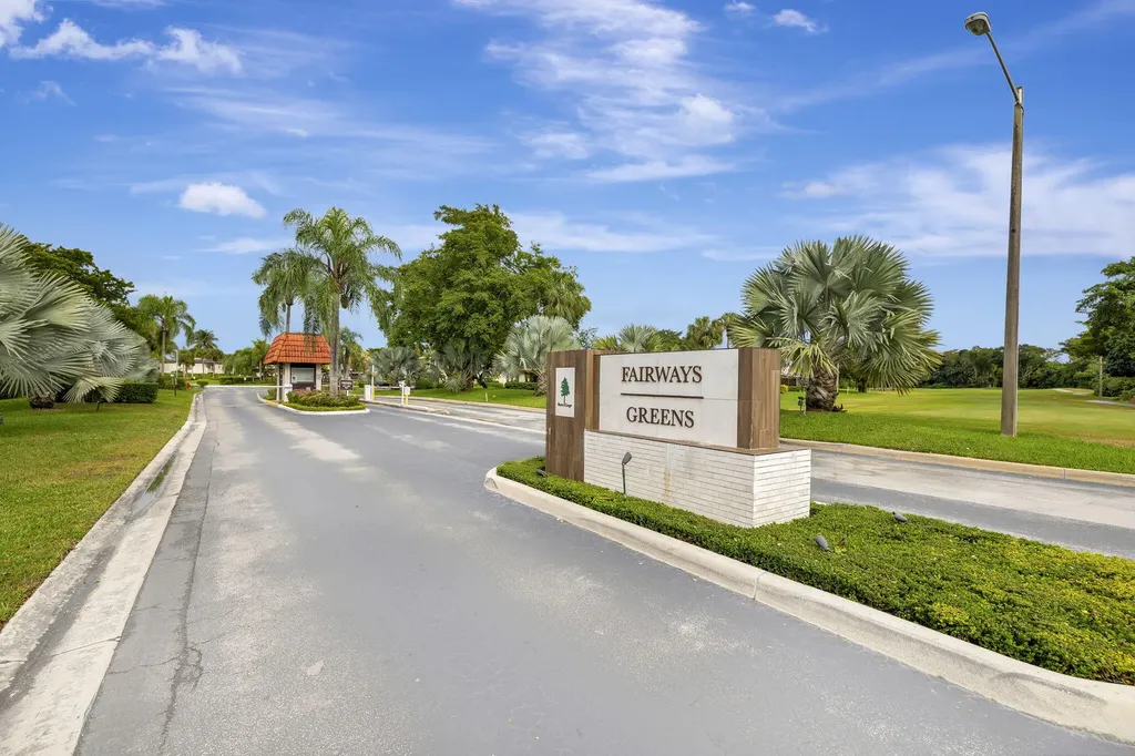8310 Casa Del Lago Boca Raton FL 33433