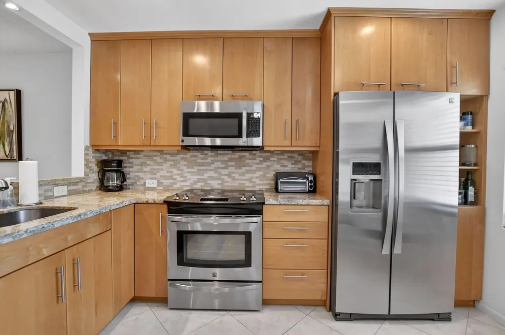 8310 Casa Del Lago Boca Raton FL 33433