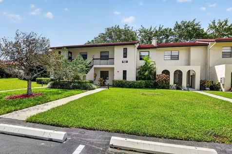 8310 Casa Del Lago Boca Raton FL 33433