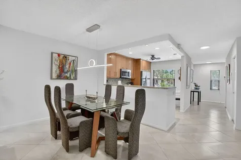 8310 Casa Del Lago Boca Raton FL 33433