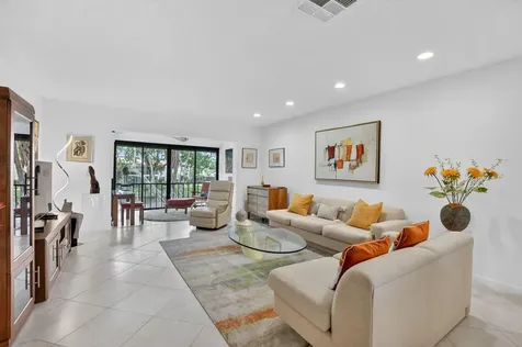 8310 Casa Del Lago Boca Raton FL 33433