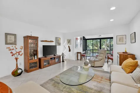 8310 Casa Del Lago Boca Raton FL 33433